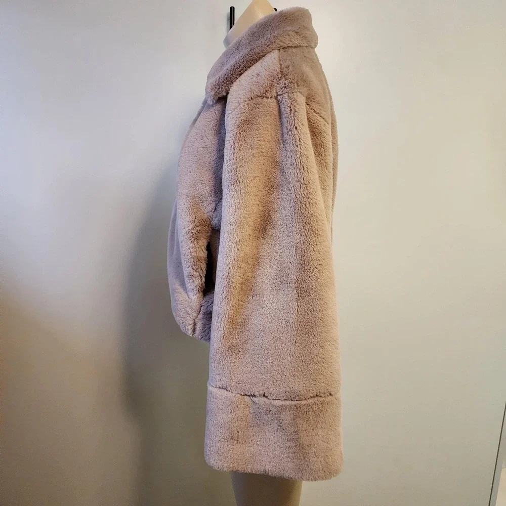 Forever 21 Faux‎ Fur Cropped Coat Pink Tan Wide Sleeve Womens Small